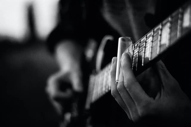 Jak wajcha w gitarze elektrycznej zmienia brzmienie i technikę gry Jak wajcha w gitarze elektrycznej zmienia brzmienie i technikę gry